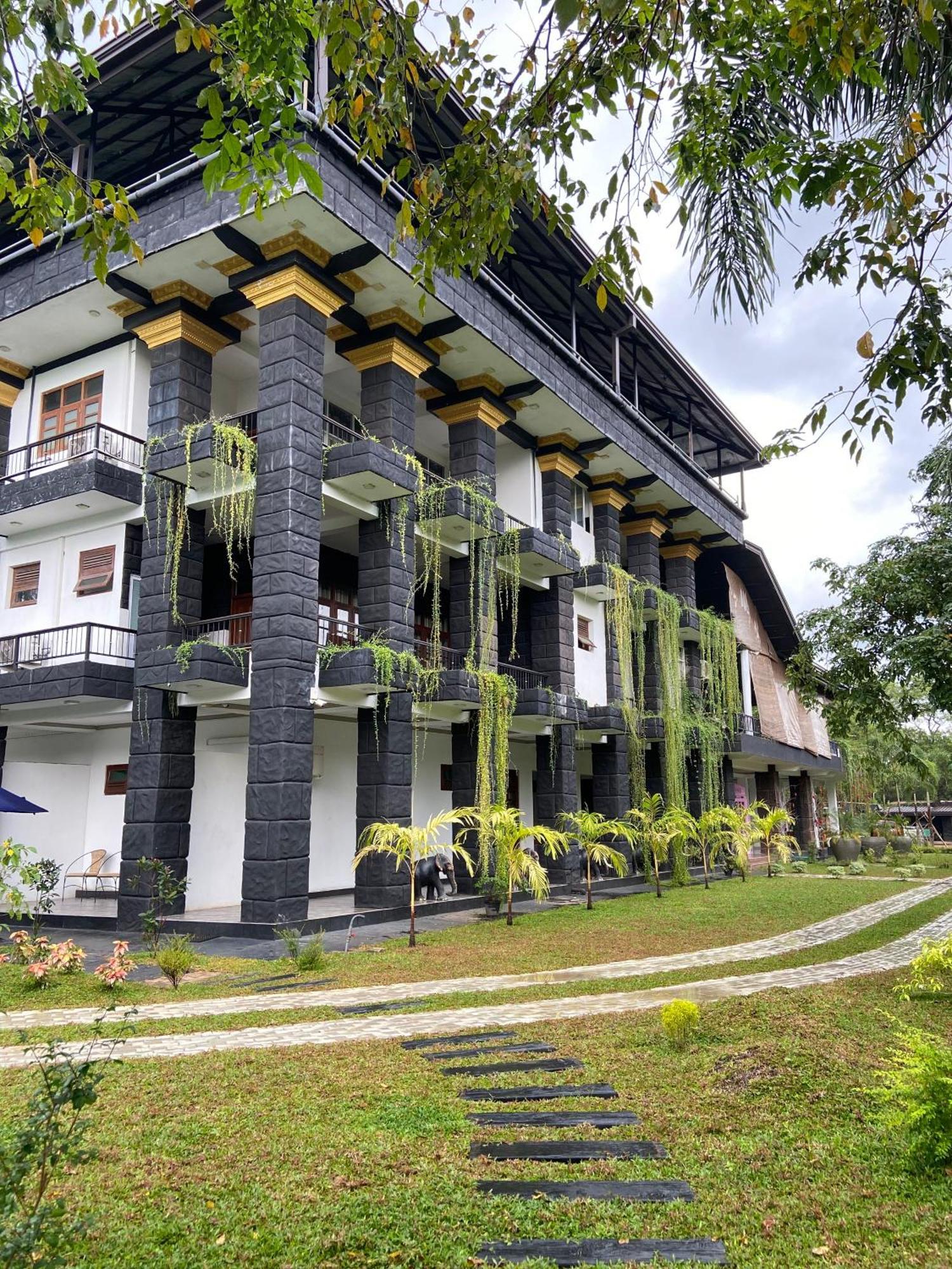Sigiriya Kingdom Resort Dambulla Buitenkant foto